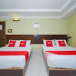 Oyo 89976 Fins Hotel