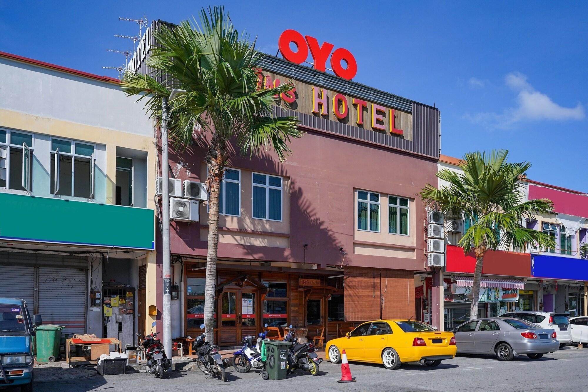 Oyo 89976 Fins Hotel